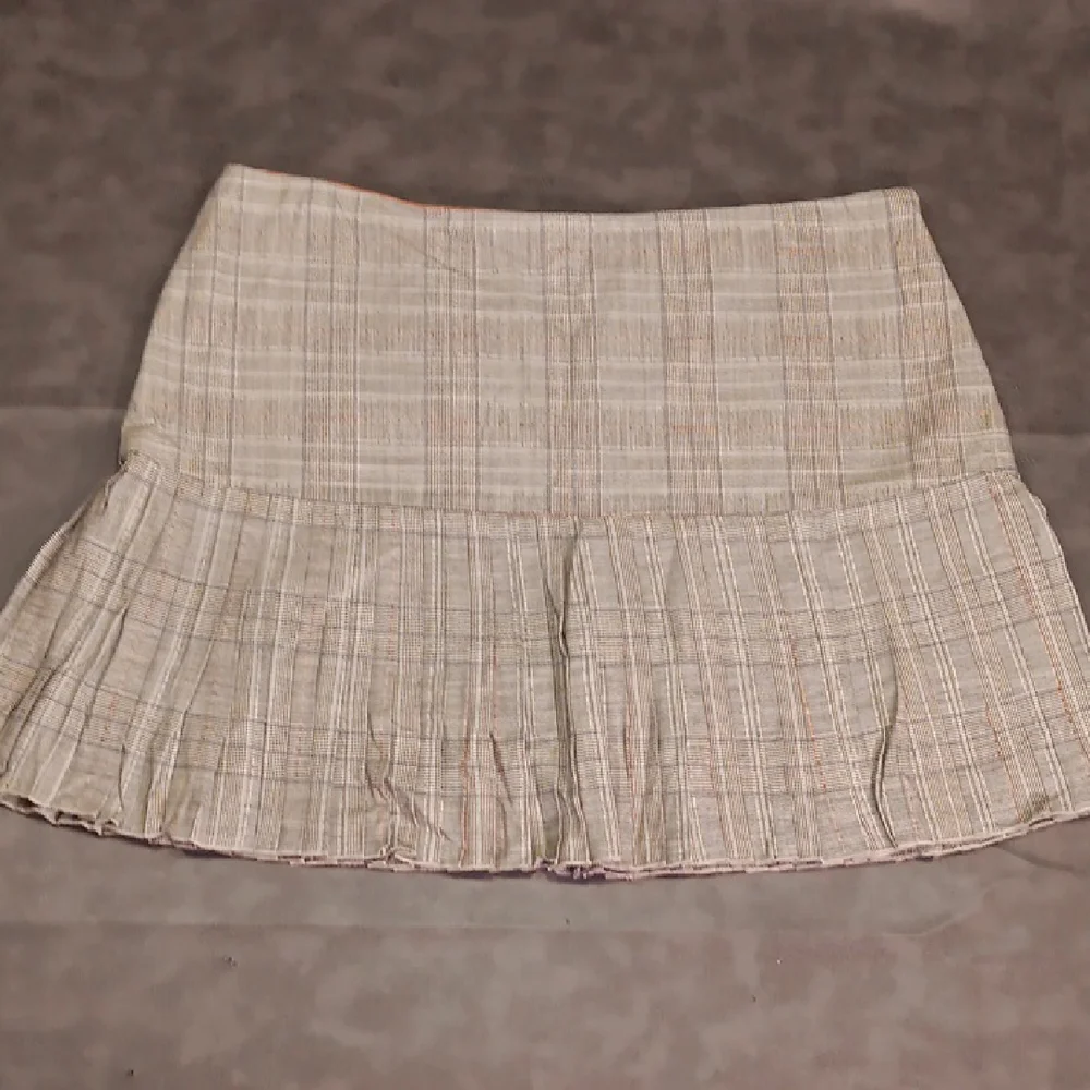 Elie Tahari Grey With Orange Details Pleated Plaid Mini Skirt